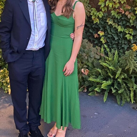 Reformation Nadira Dress in Kelly Green - Picture 3 of 4